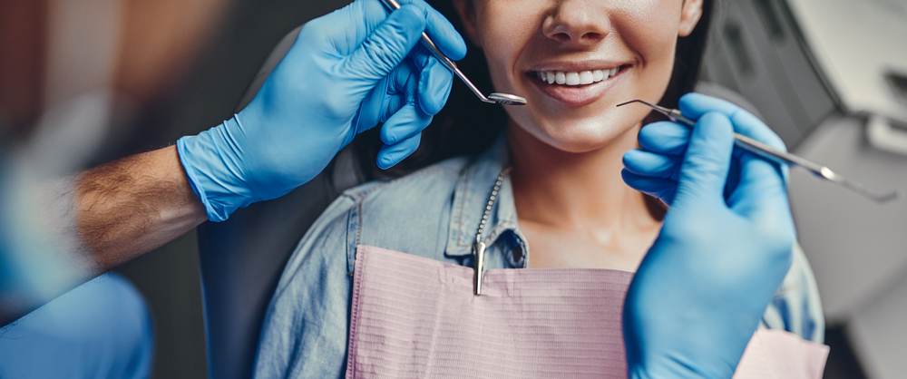 Kompleksowe leczenie stomatologiczne – znajdź drogę do zdrowej i uroczego uśmiechu.